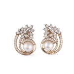 FLORAL EARRINGS WITH PEARL